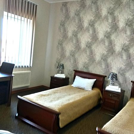 Hotel Lubych Броды Экстерьер фото