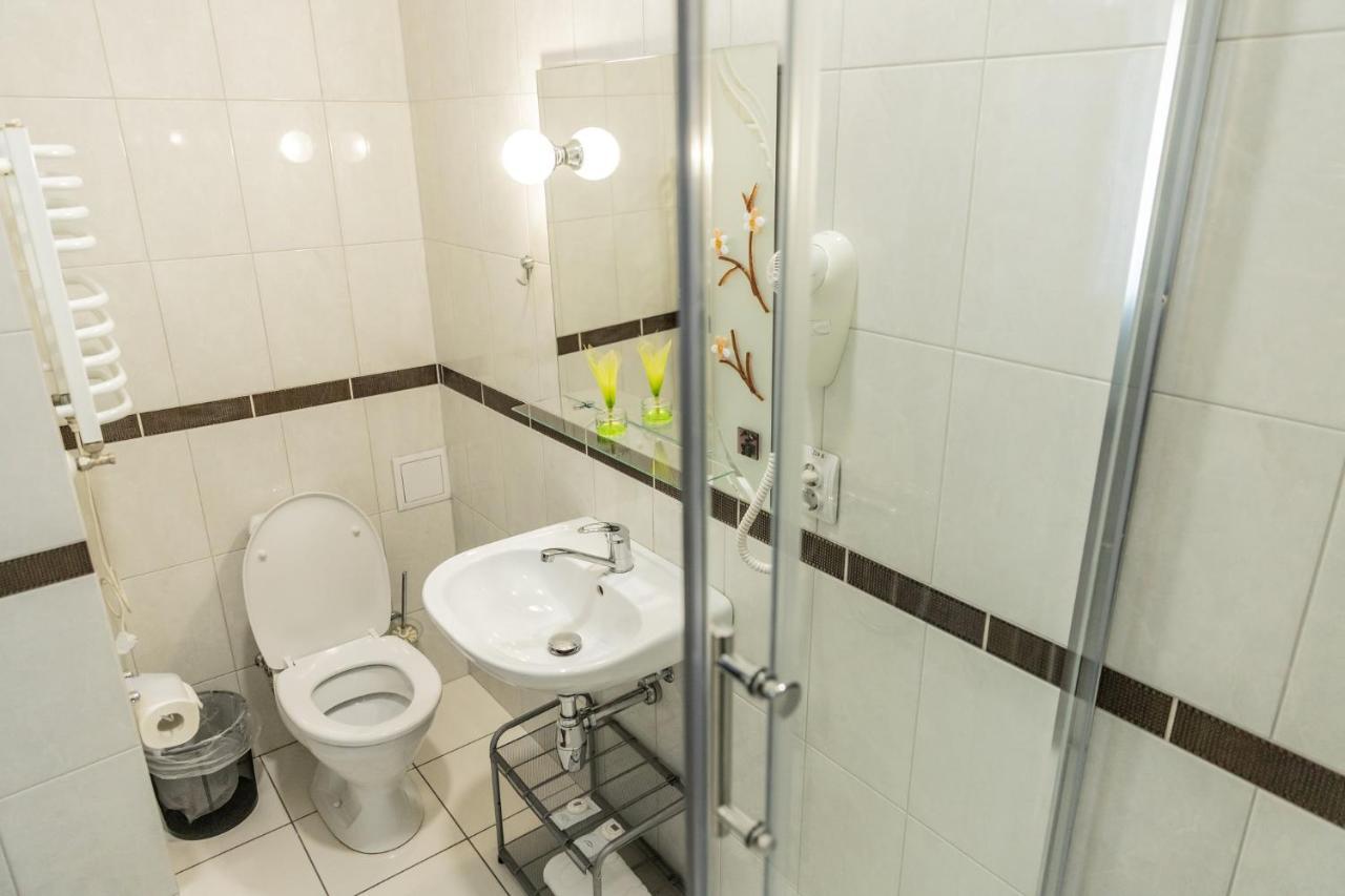 Hotel Lubych Броды Экстерьер фото