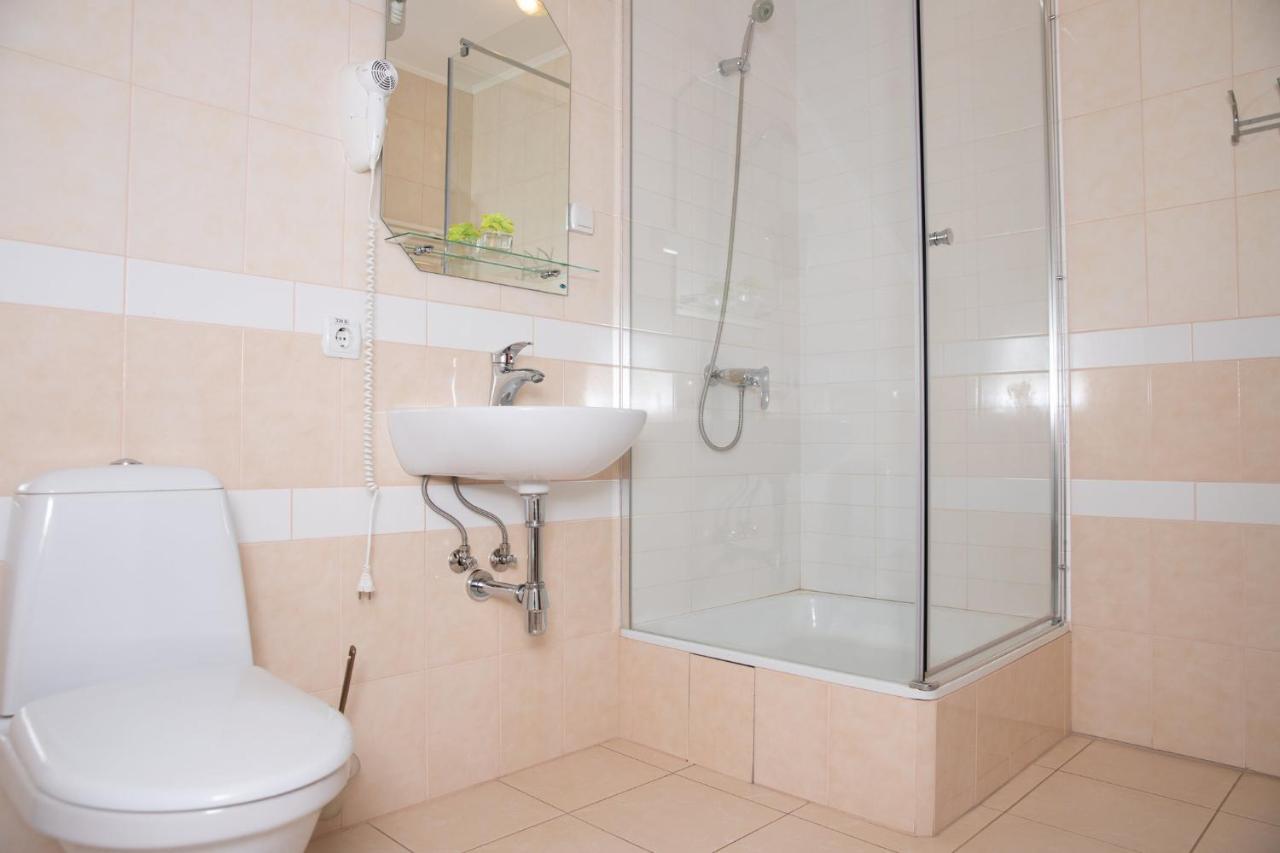 Hotel Lubych Броды Экстерьер фото