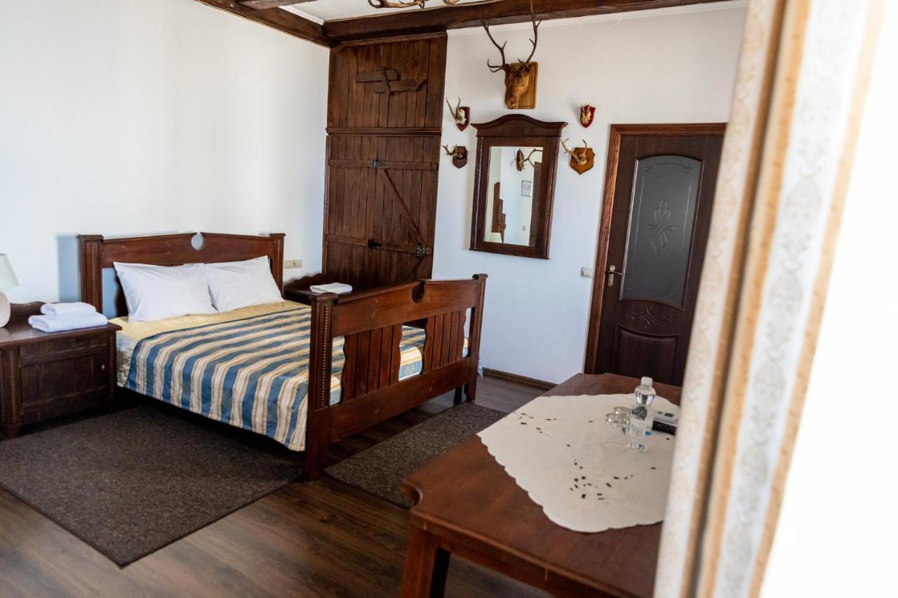 Hotel Lubych Броды Экстерьер фото