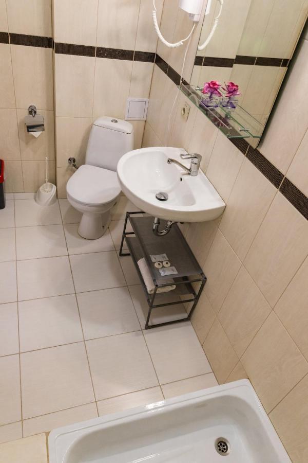 Hotel Lubych Броды Экстерьер фото