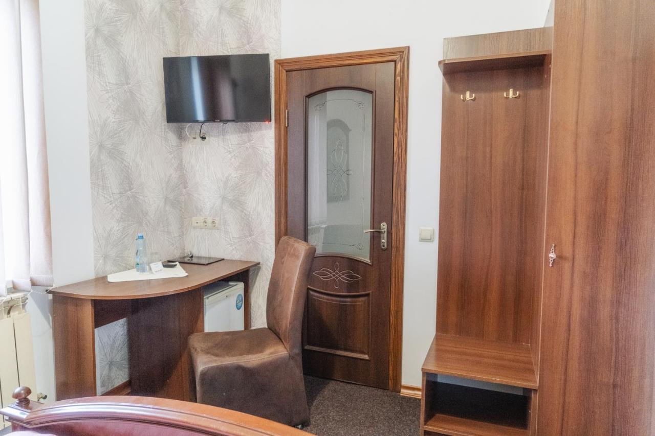 Hotel Lubych Броды Экстерьер фото