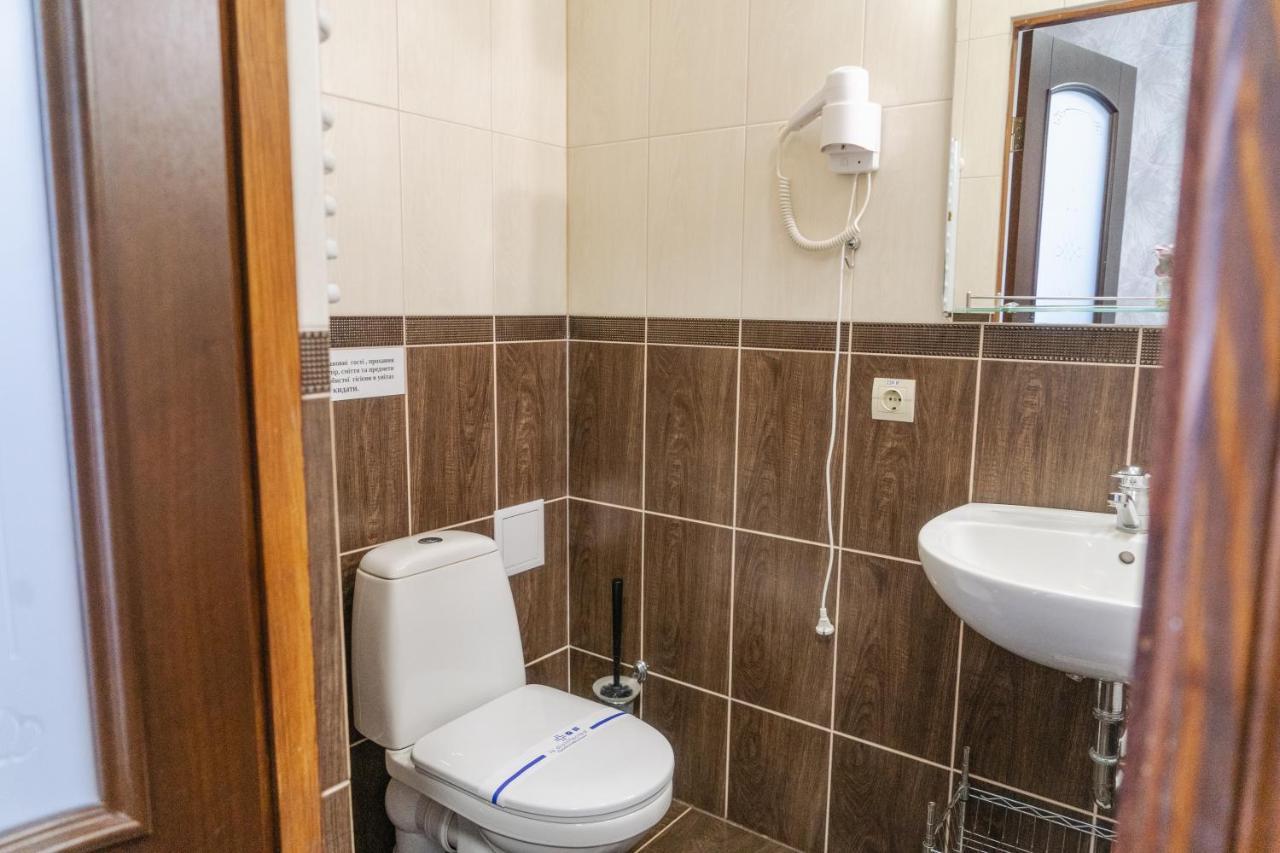 Hotel Lubych Броды Экстерьер фото