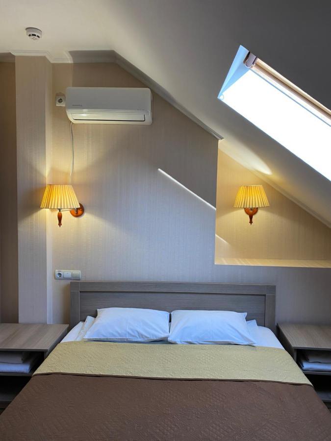Hotel Lubych Броды Экстерьер фото