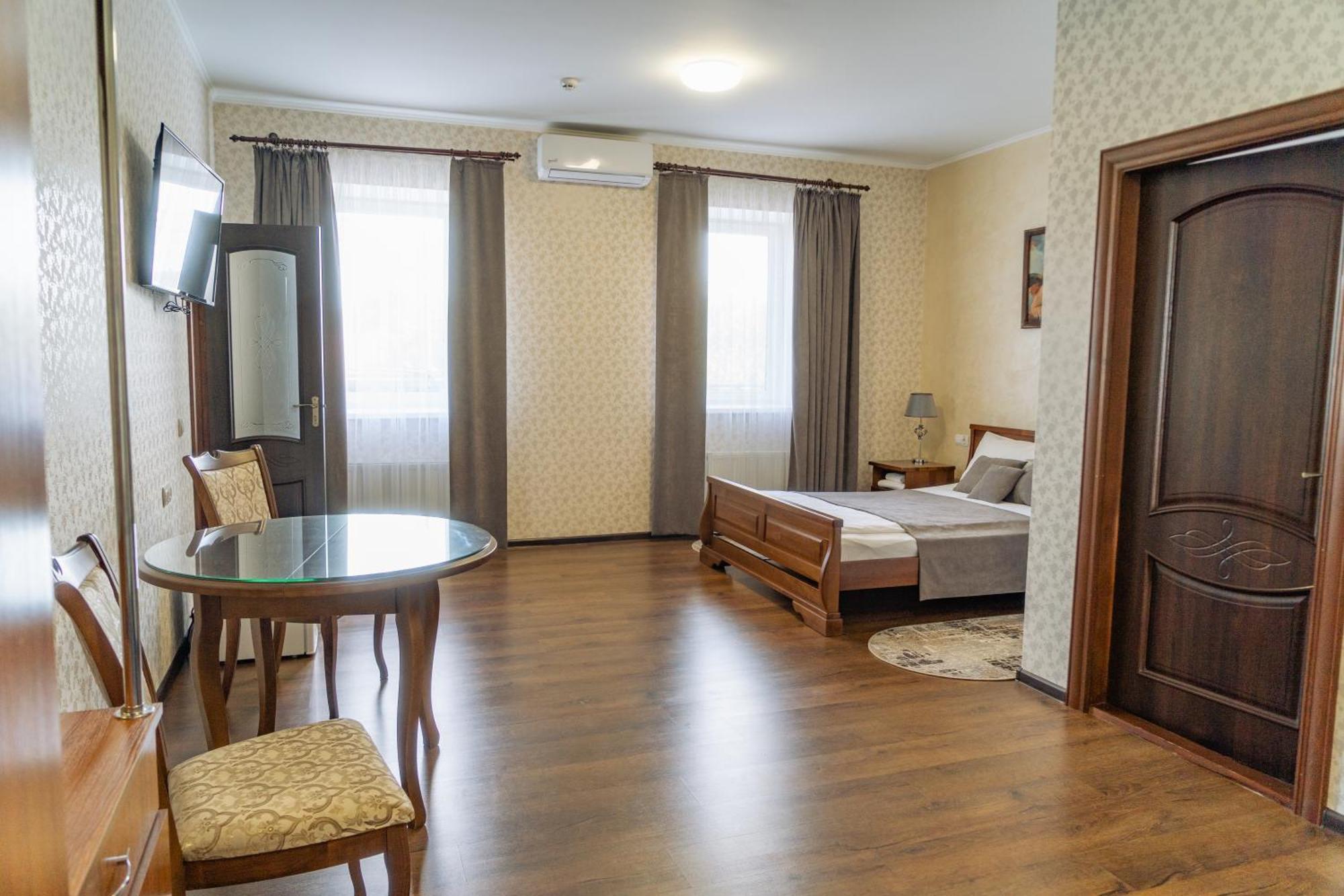 Hotel Lubych Броды Экстерьер фото