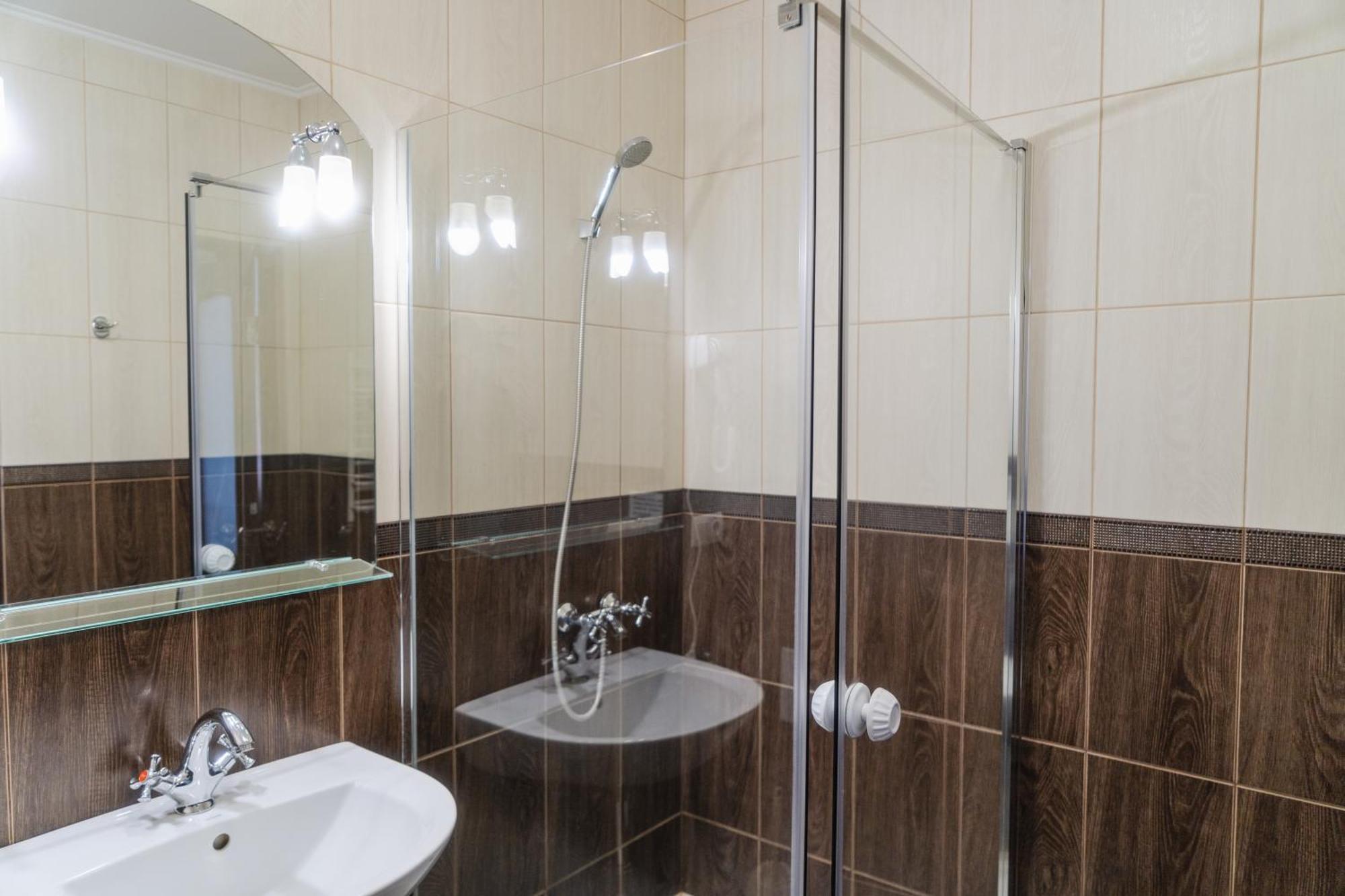 Hotel Lubych Броды Экстерьер фото