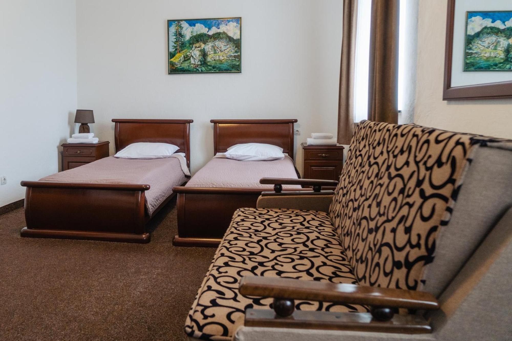 Hotel Lubych Броды Экстерьер фото