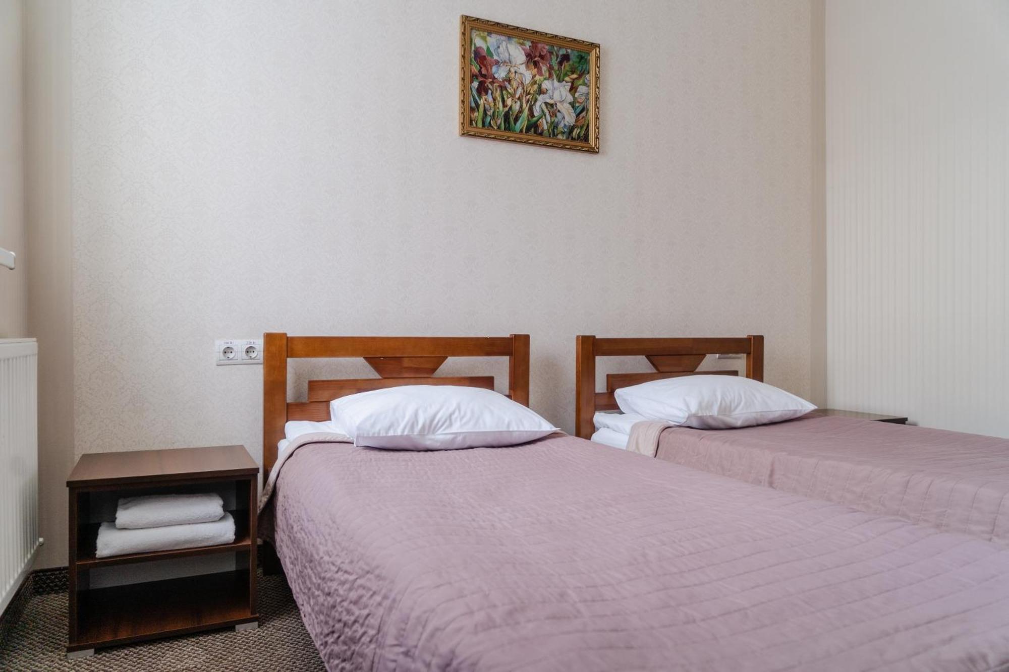 Hotel Lubych Броды Экстерьер фото