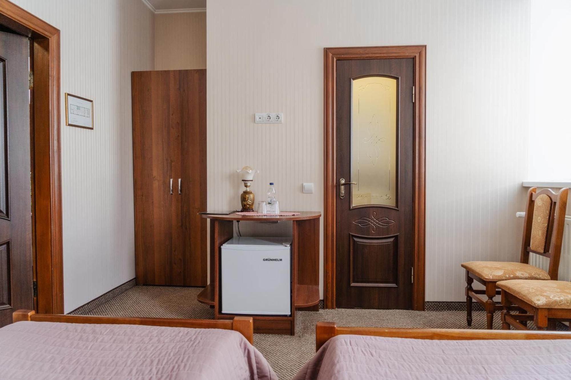 Hotel Lubych Броды Экстерьер фото