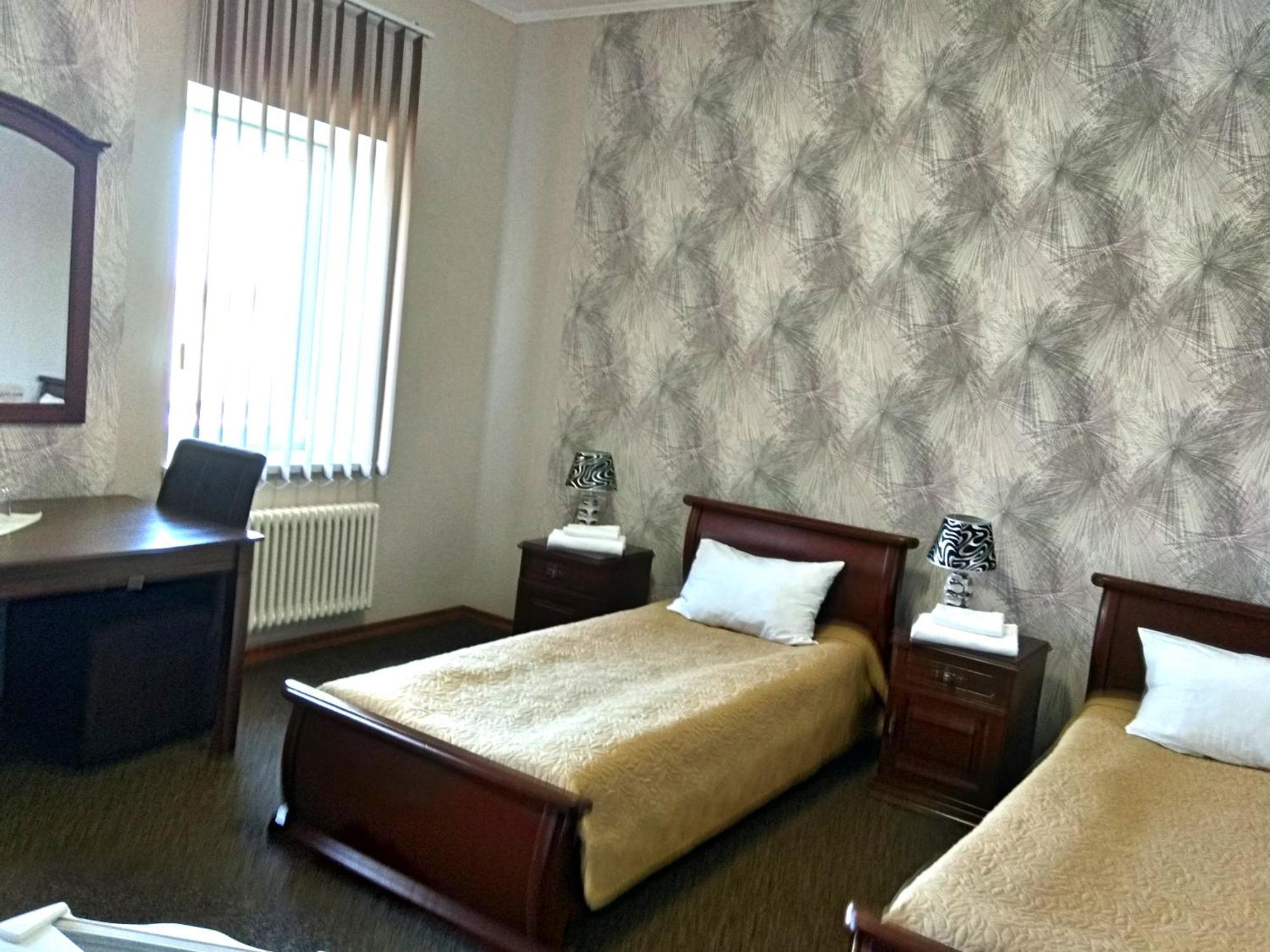 Hotel Lubych Броды Экстерьер фото